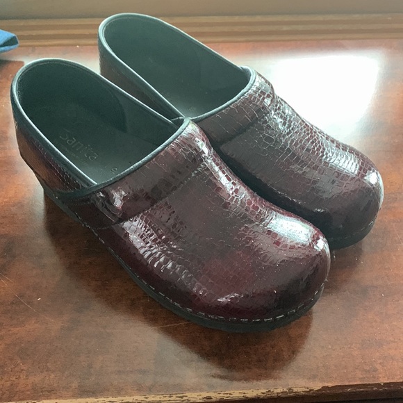 Ladies Sanita clogs - Picture 2 of 6